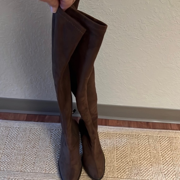 NWOT JLo OTK faux suede boots - Picture 1 of 5